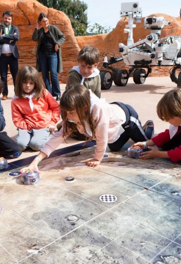 Les participants du défi robots martien testent leurs robots